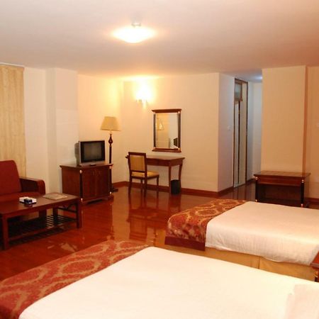 Churchill Addis Ababa Hotel Exterior foto